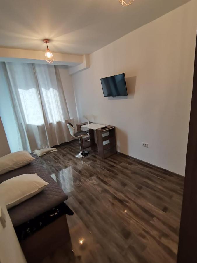 B&P Apartments Mamaia Nord 5 Navodari Exterior photo